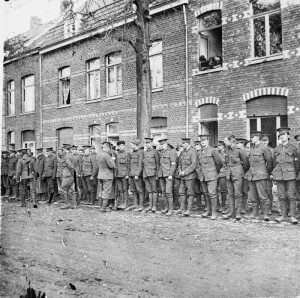 The roll call of 2nd Battalion, Scots Guards on the Menin Road, 27 October 1914. © IWM (Q 57239) 