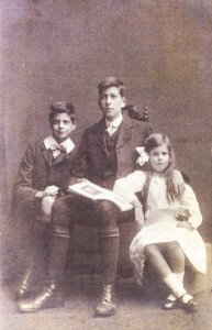 James Lawrie (in the middle) with his younger brother Ephraim (John) and his sister Margaret (Meg)