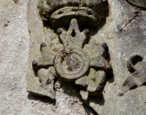 The medal on Foucart’s monument in the Necropolis. The medal has since disappeared from the monument.