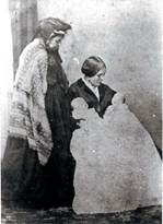 Jane Thomson McCulloch with daughter Agnes McCallum and twin grandsons, Duncan and James McCulloch McCallum, born 13 May 1865, “Summerhill” Shandon, Dunbartonshire.