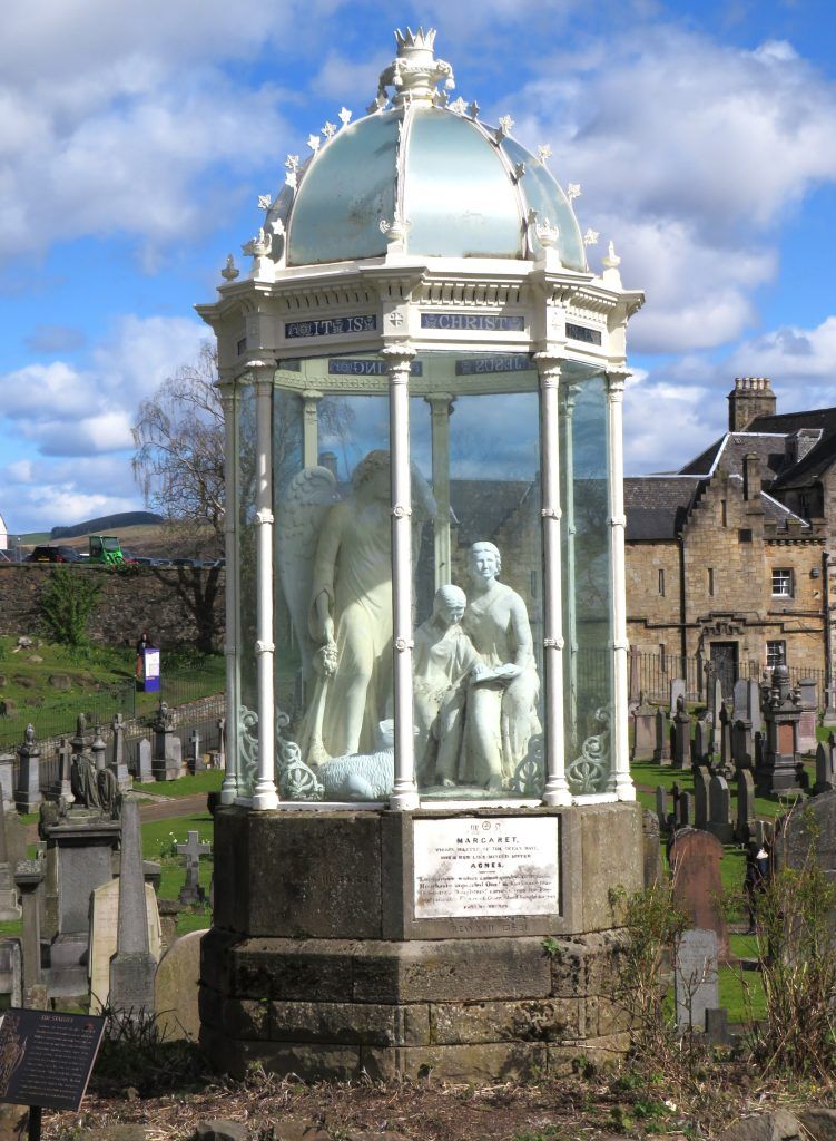Three Sisters Monument, Stirling