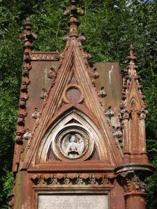 The MacKenzie monument before restoration