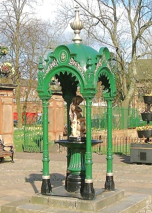 The Sun Foundry drinking fountain outside Alexandra Park, Glasgow, c. 1870s. The fountain in situ outside the park’s main gates