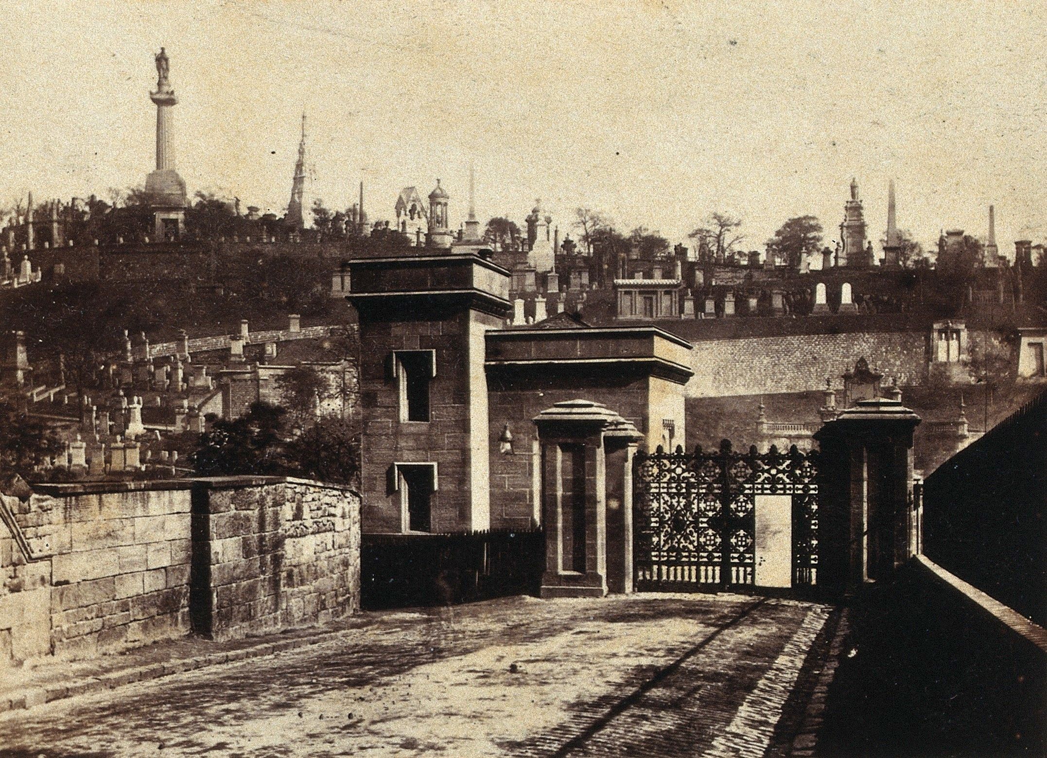 Entrance of Necropolis, Glasgow: Wellcome Collection. Attribution 4.0 International (CC BY 4.0)