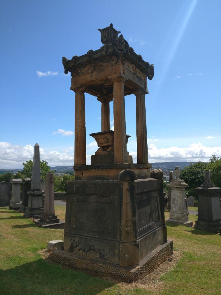 Rev Robert Muter Monument: Image from Jonathan